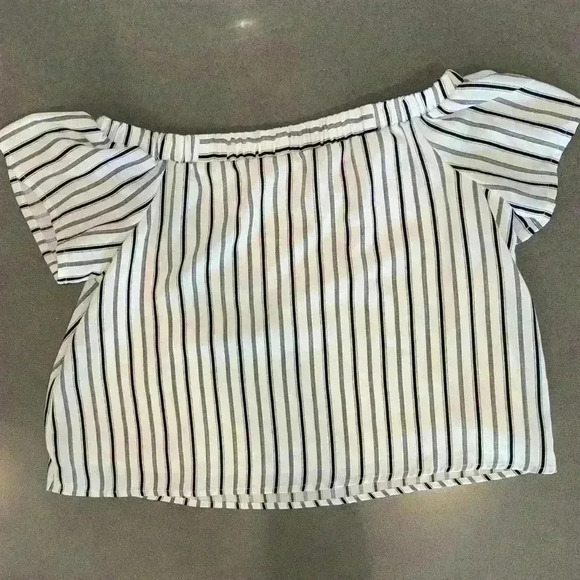 Doe & Rae off the shoulder white black stripe crop top size XS - Picture 6 of 6